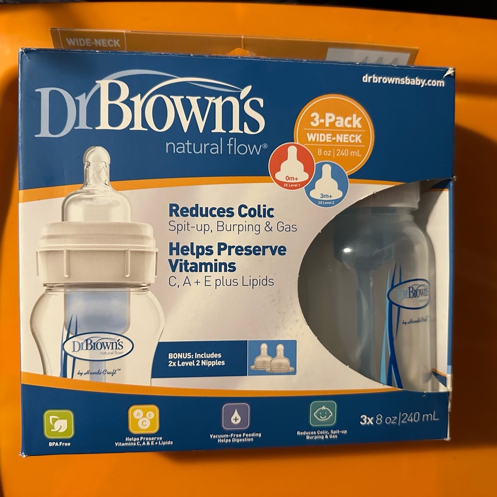 **NEW* Dr. Brown's Natural Flow Baby Bottles - 8 oz - 3pk